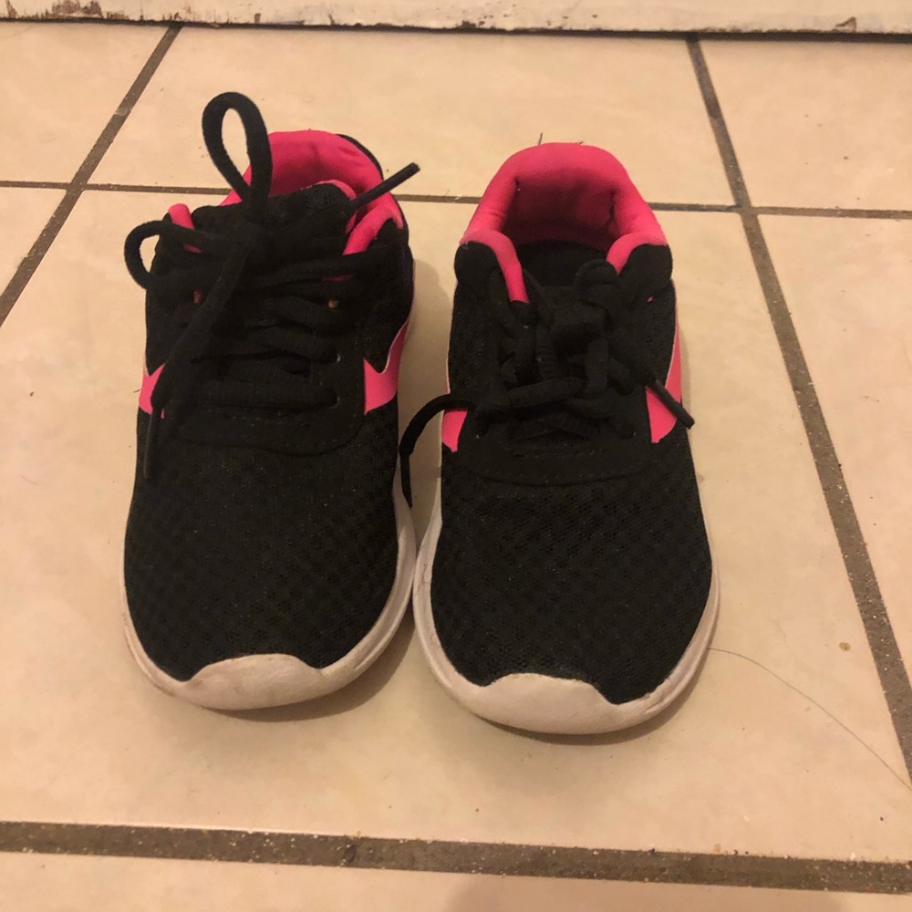 Girls sneakers